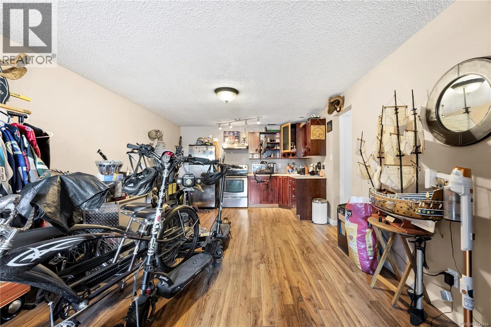 420 Strang Dr