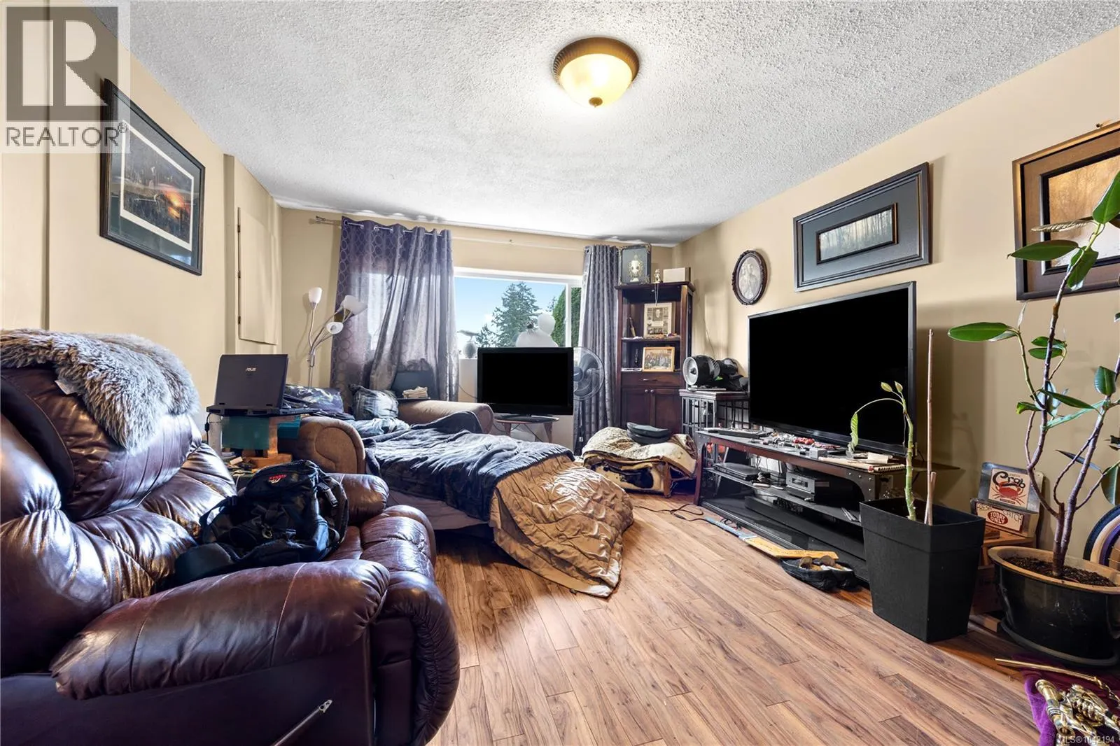 420 Strang Dr