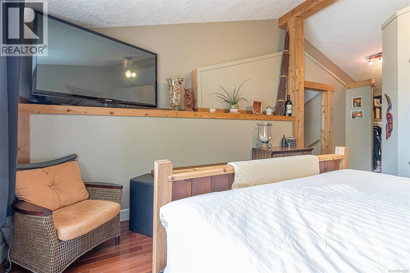 328 Tyrrell Rd