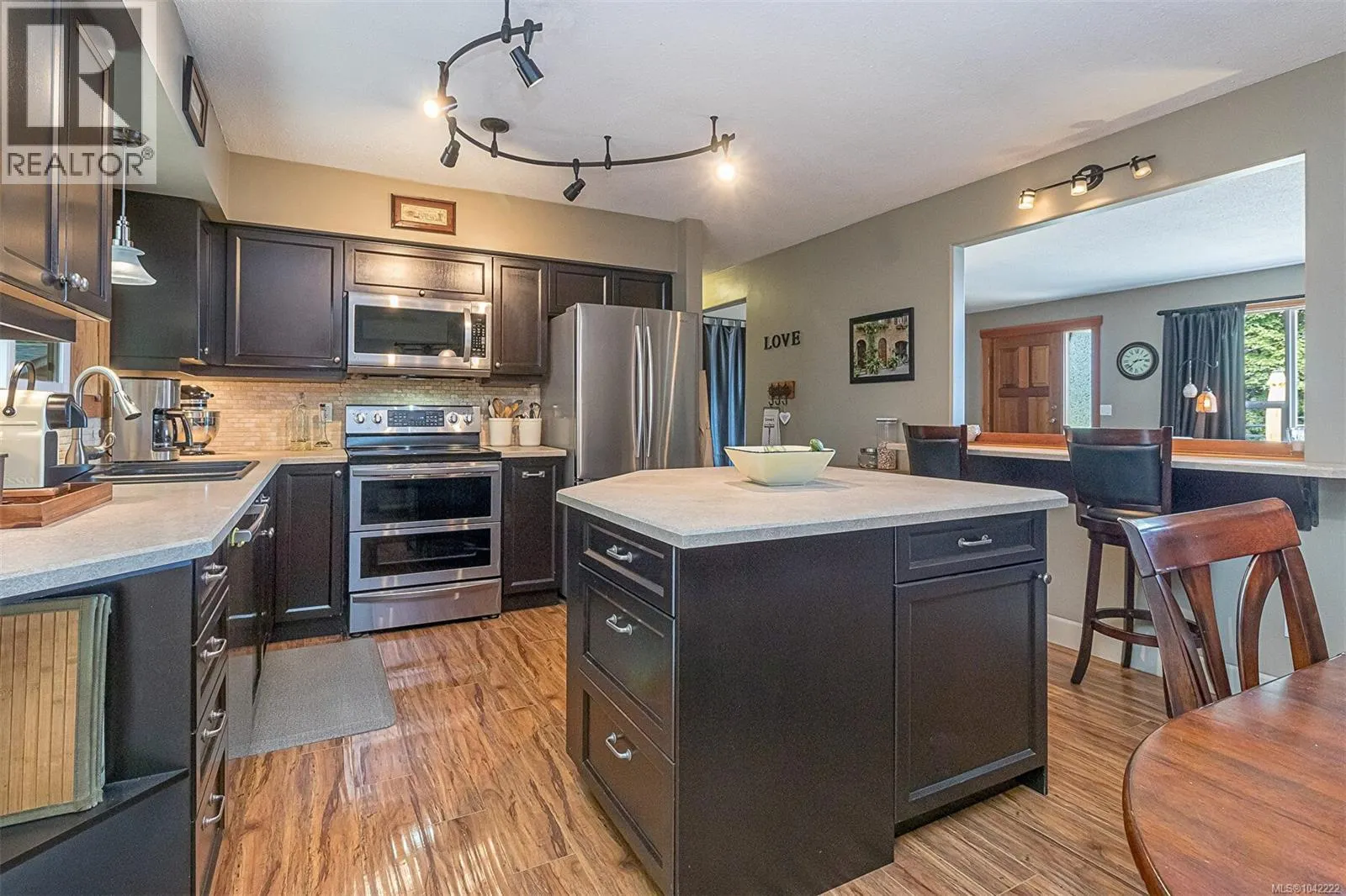 328 Tyrrell Rd