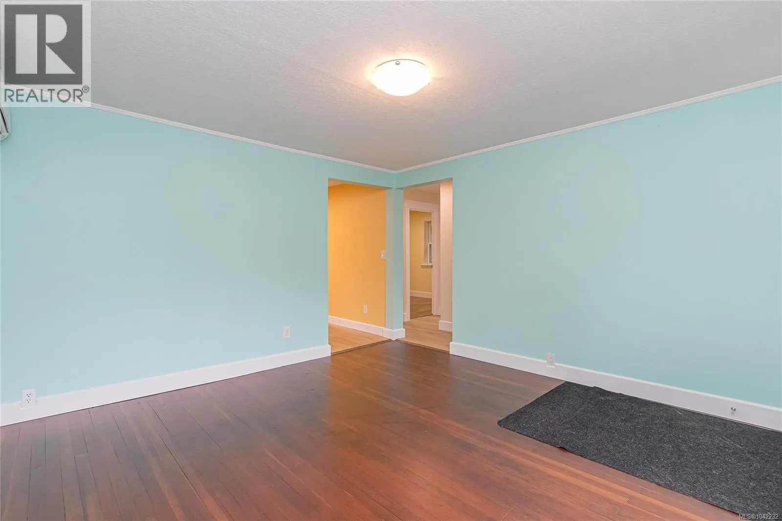 5934 Highland Ave