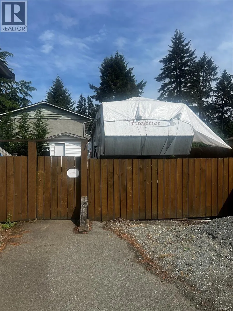 3796 Departure Bay Rd