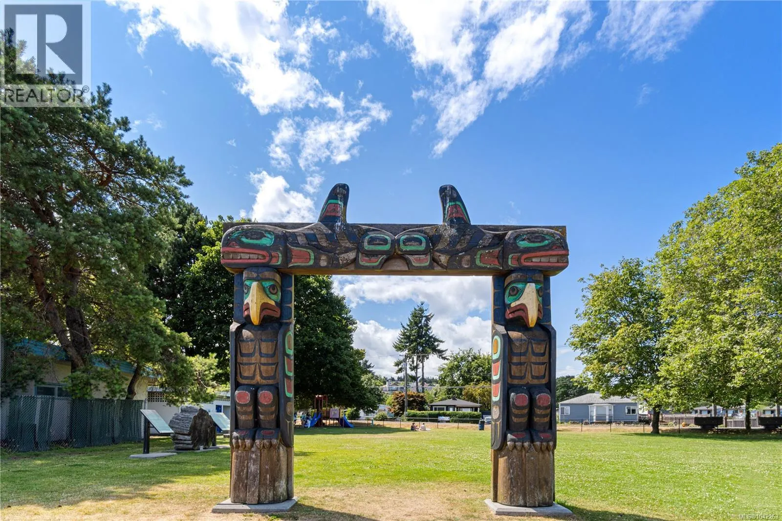 101 2835 Departure Bay Rd