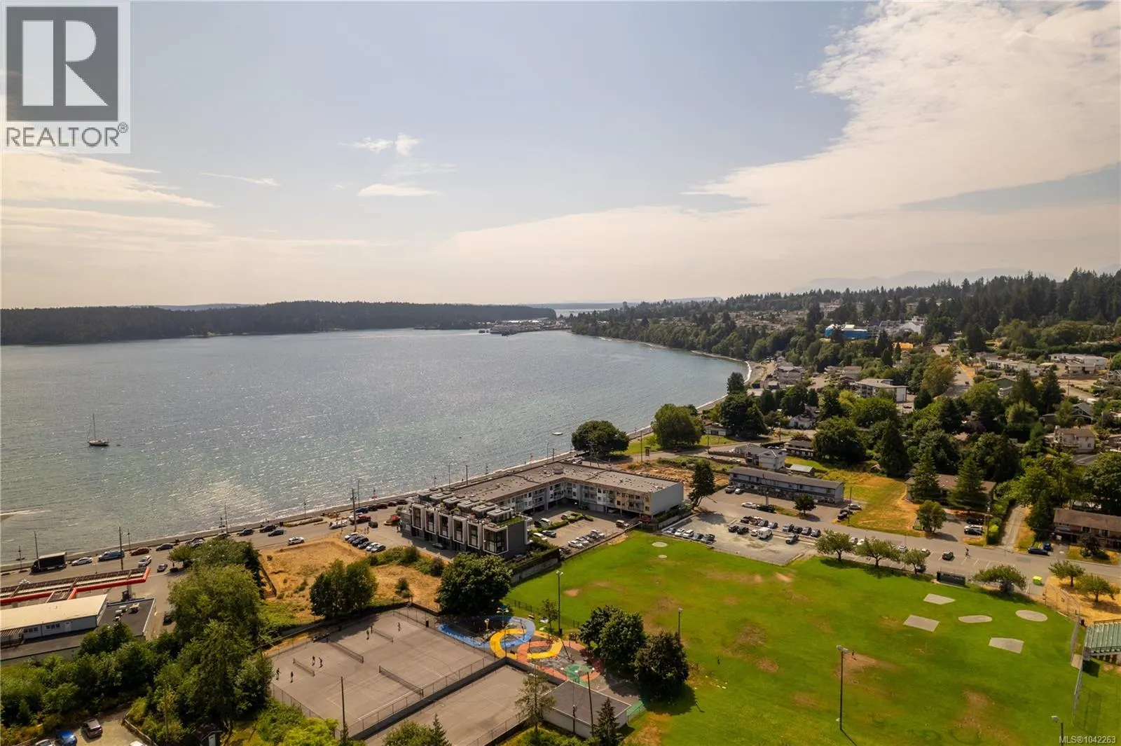 101 2835 Departure Bay Rd