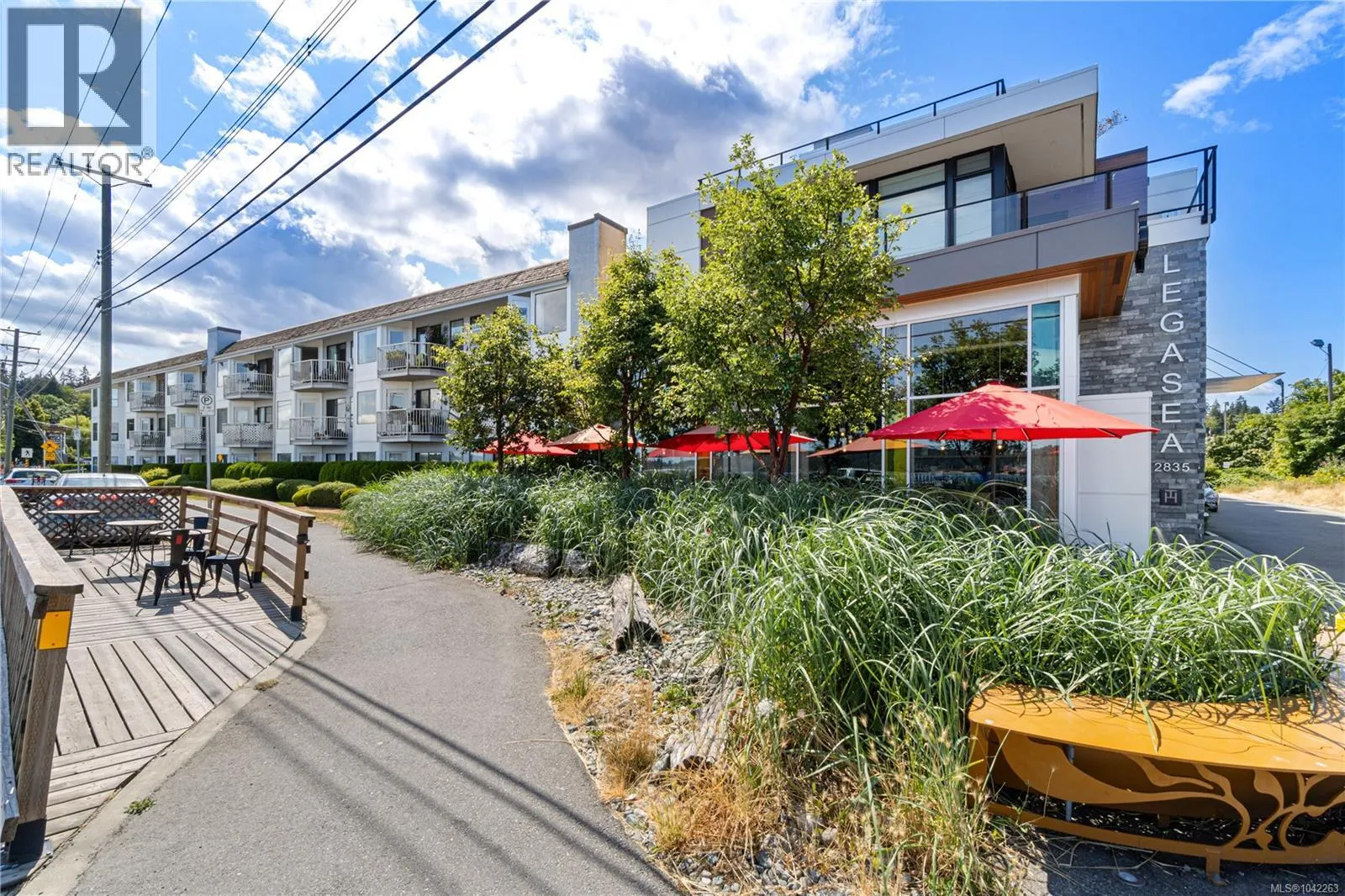 101 2835 Departure Bay Rd
