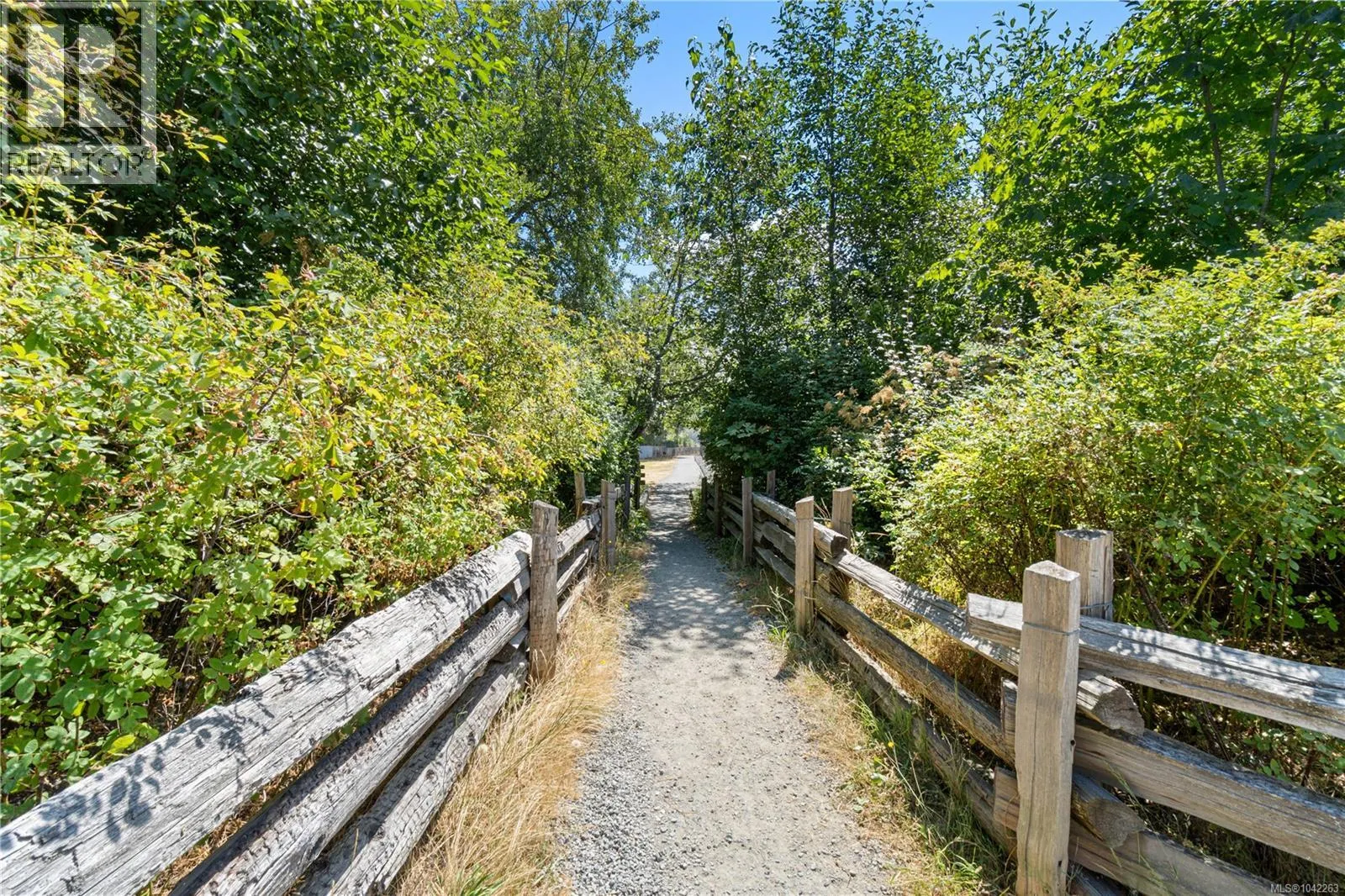 101 2835 Departure Bay Rd