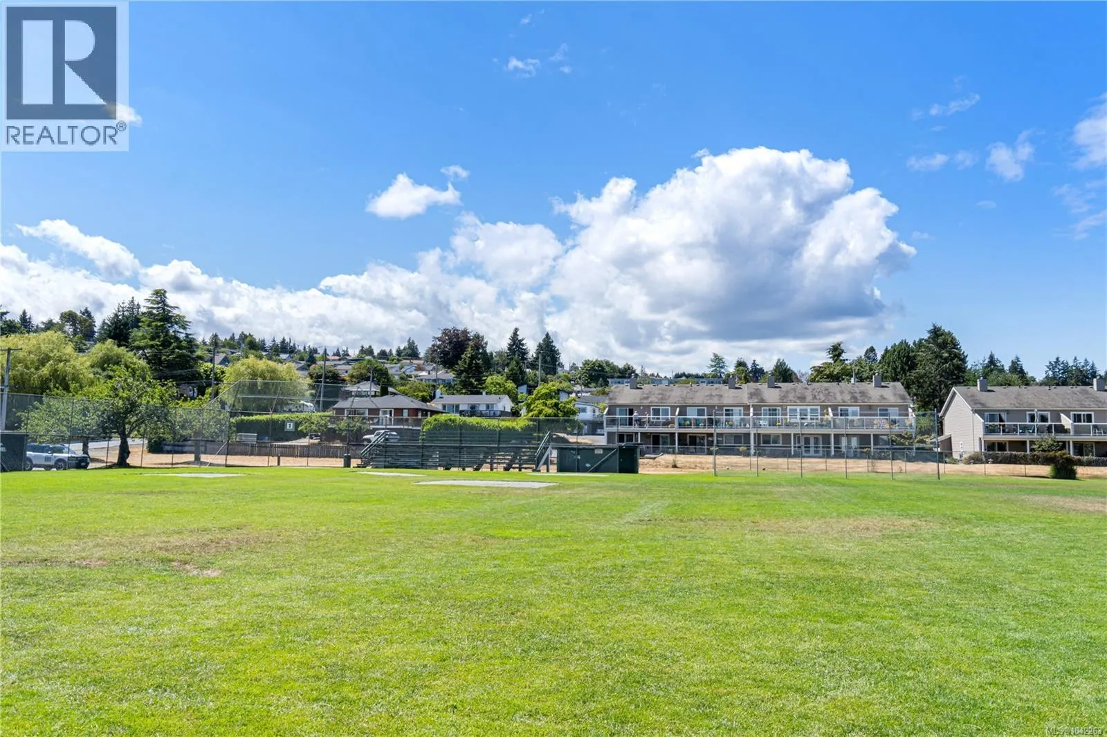 101 2835 Departure Bay Rd