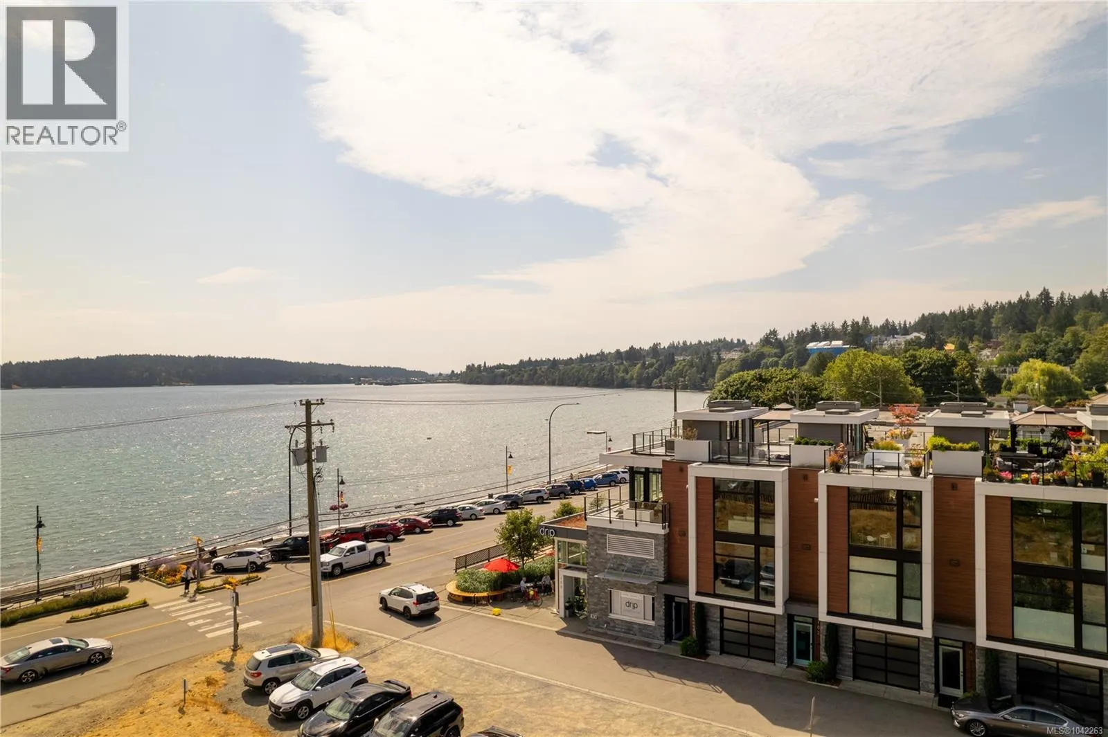 101 2835 Departure Bay Rd