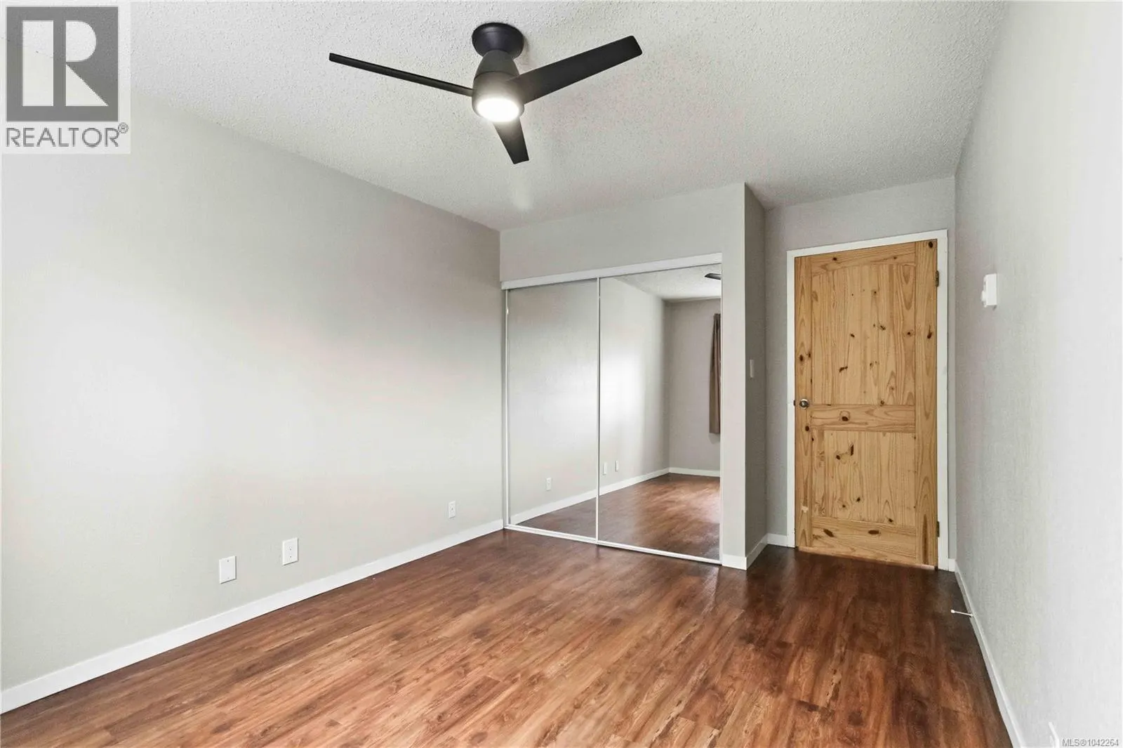 304 830 Esquimalt Rd