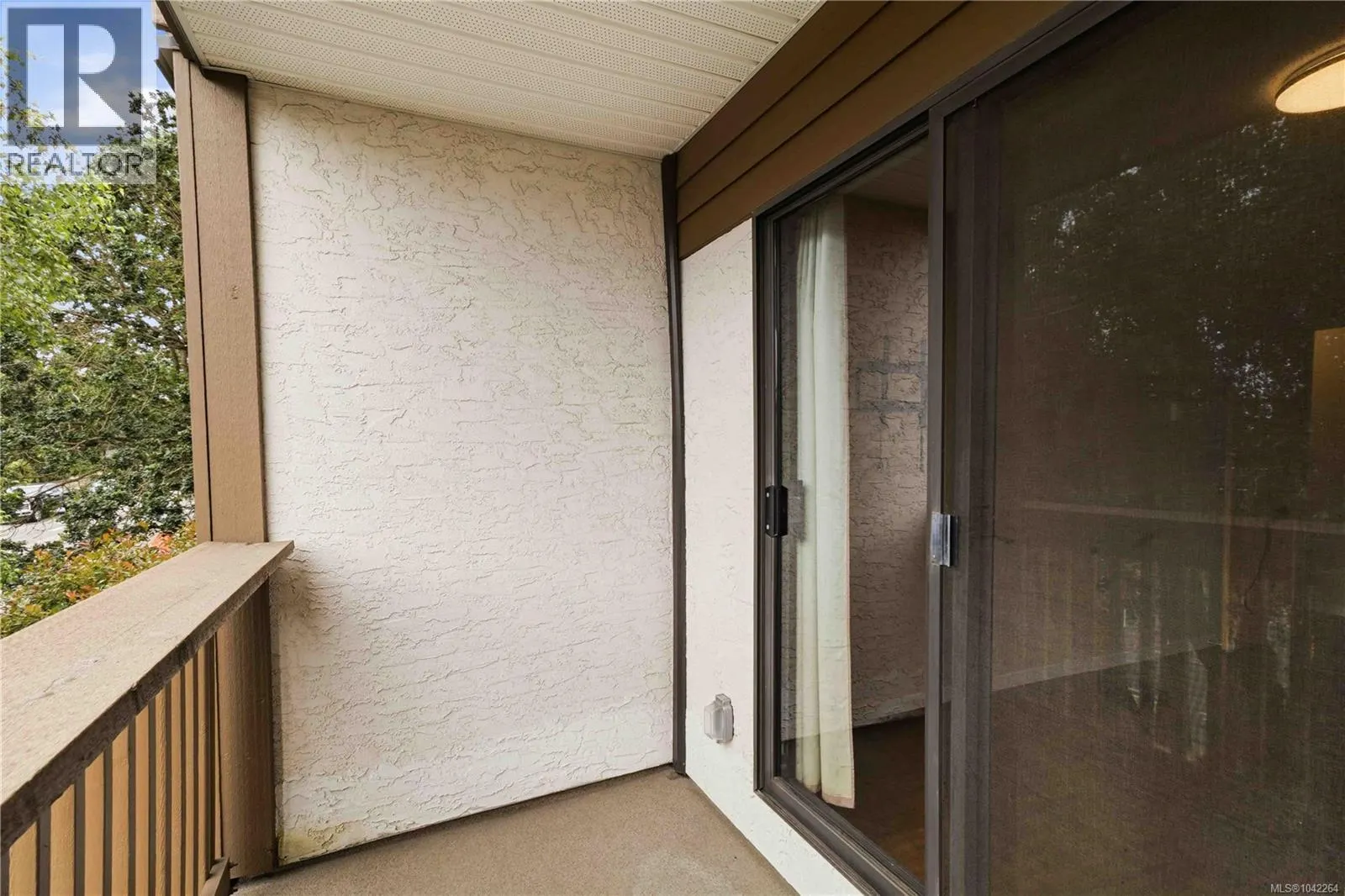 304 830 Esquimalt Rd