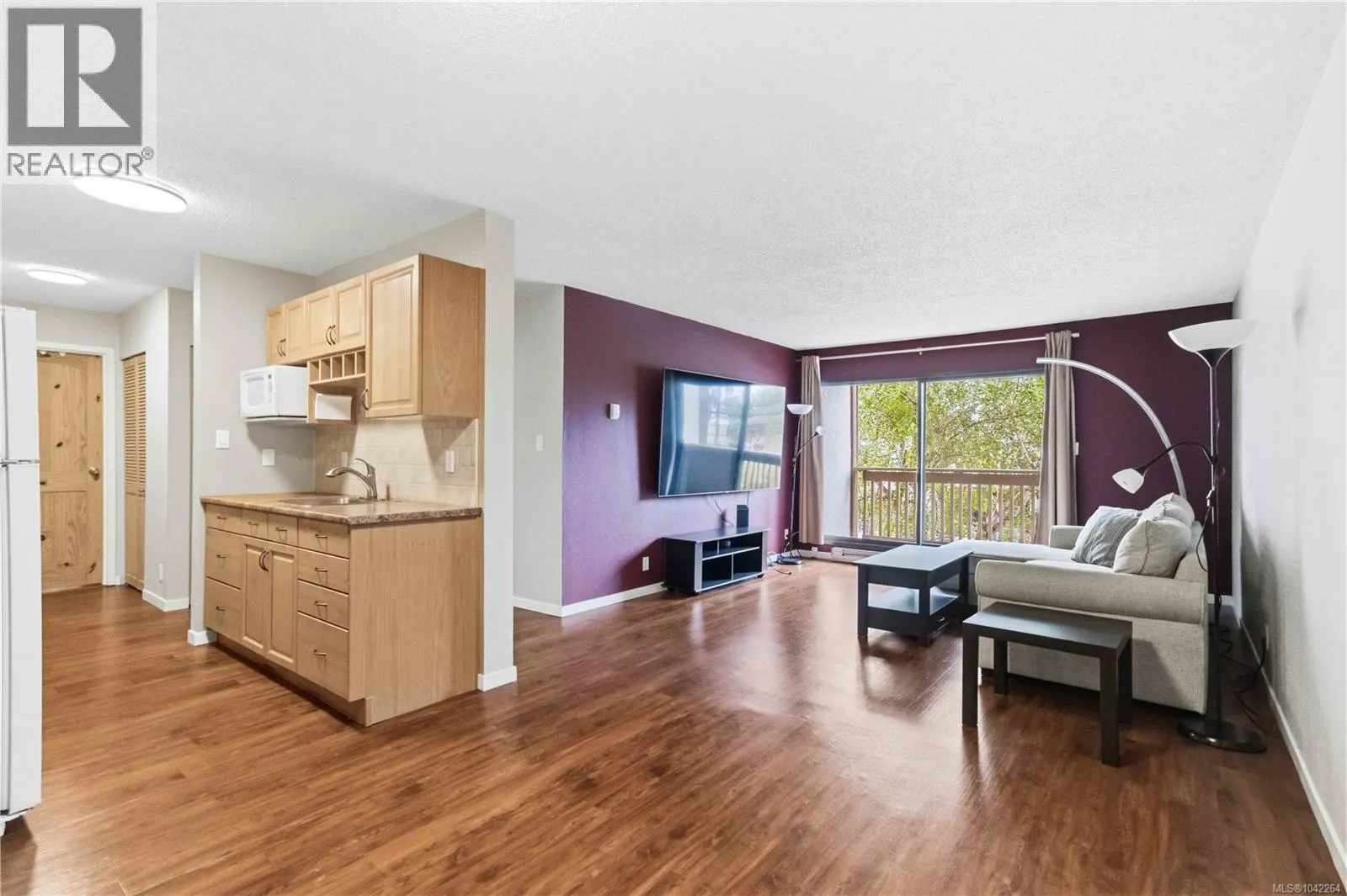 304 830 Esquimalt Rd
