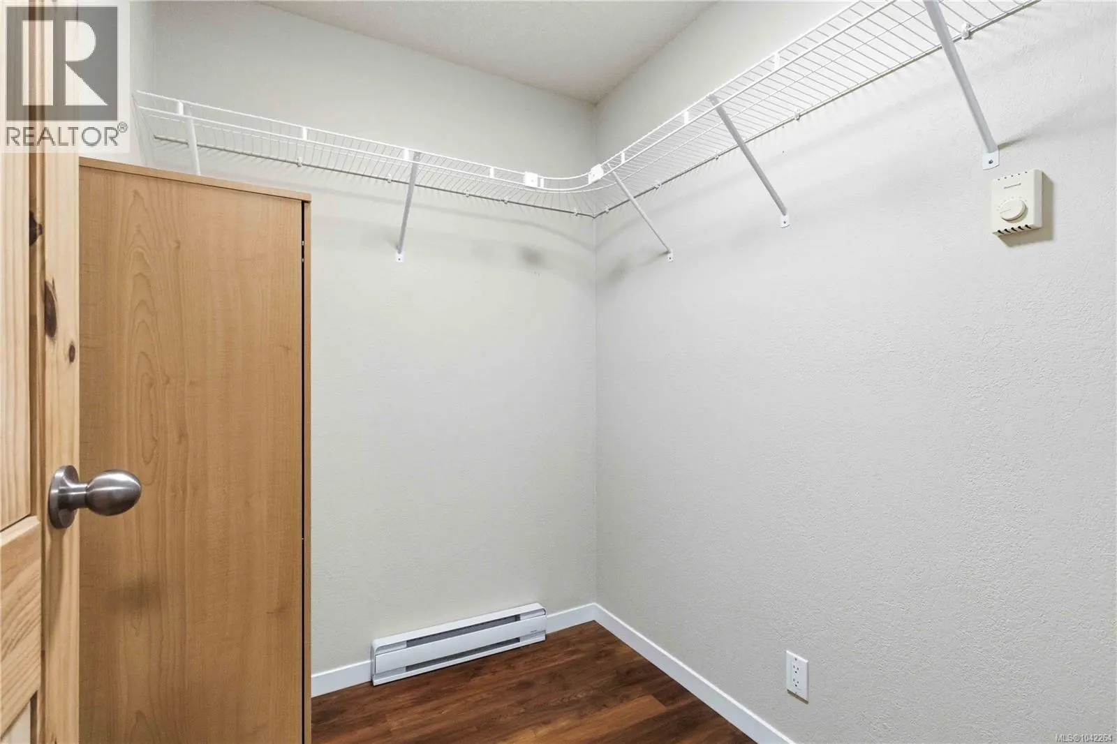 304 830 Esquimalt Rd