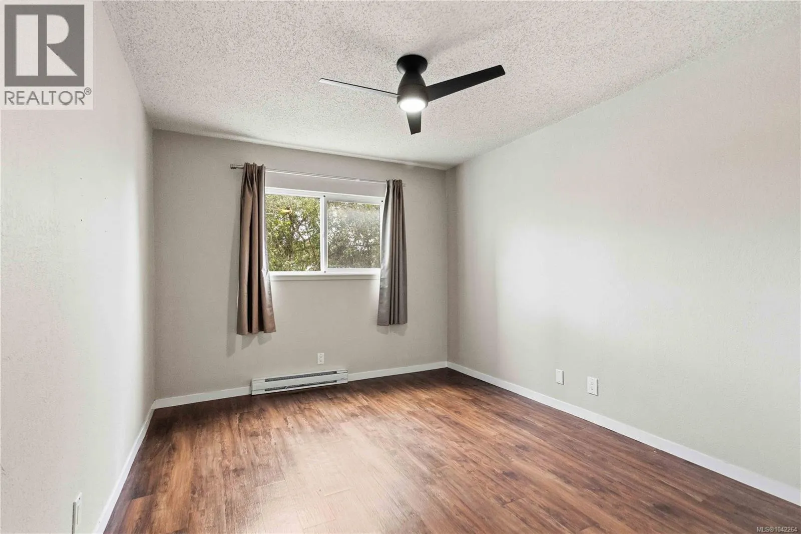 304 830 Esquimalt Rd