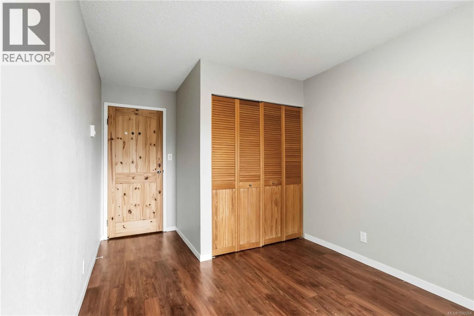 304 830 Esquimalt Rd