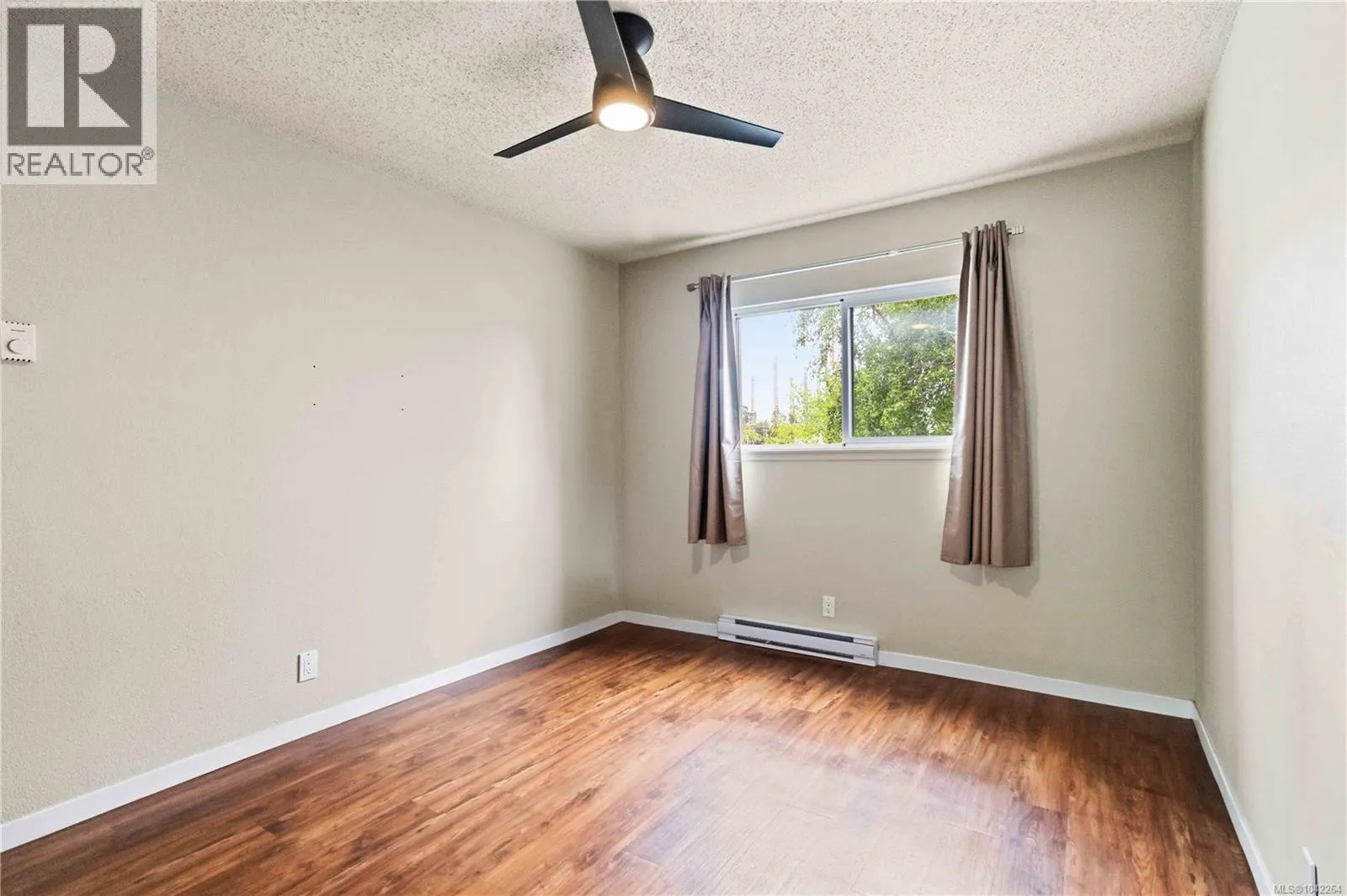 304 830 Esquimalt Rd
