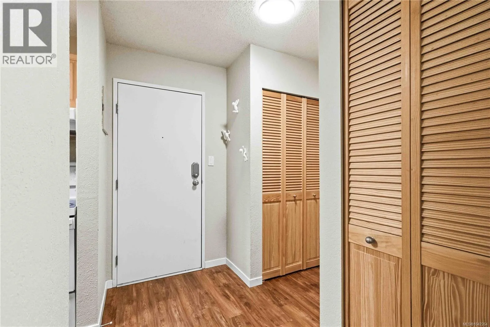 304 830 Esquimalt Rd