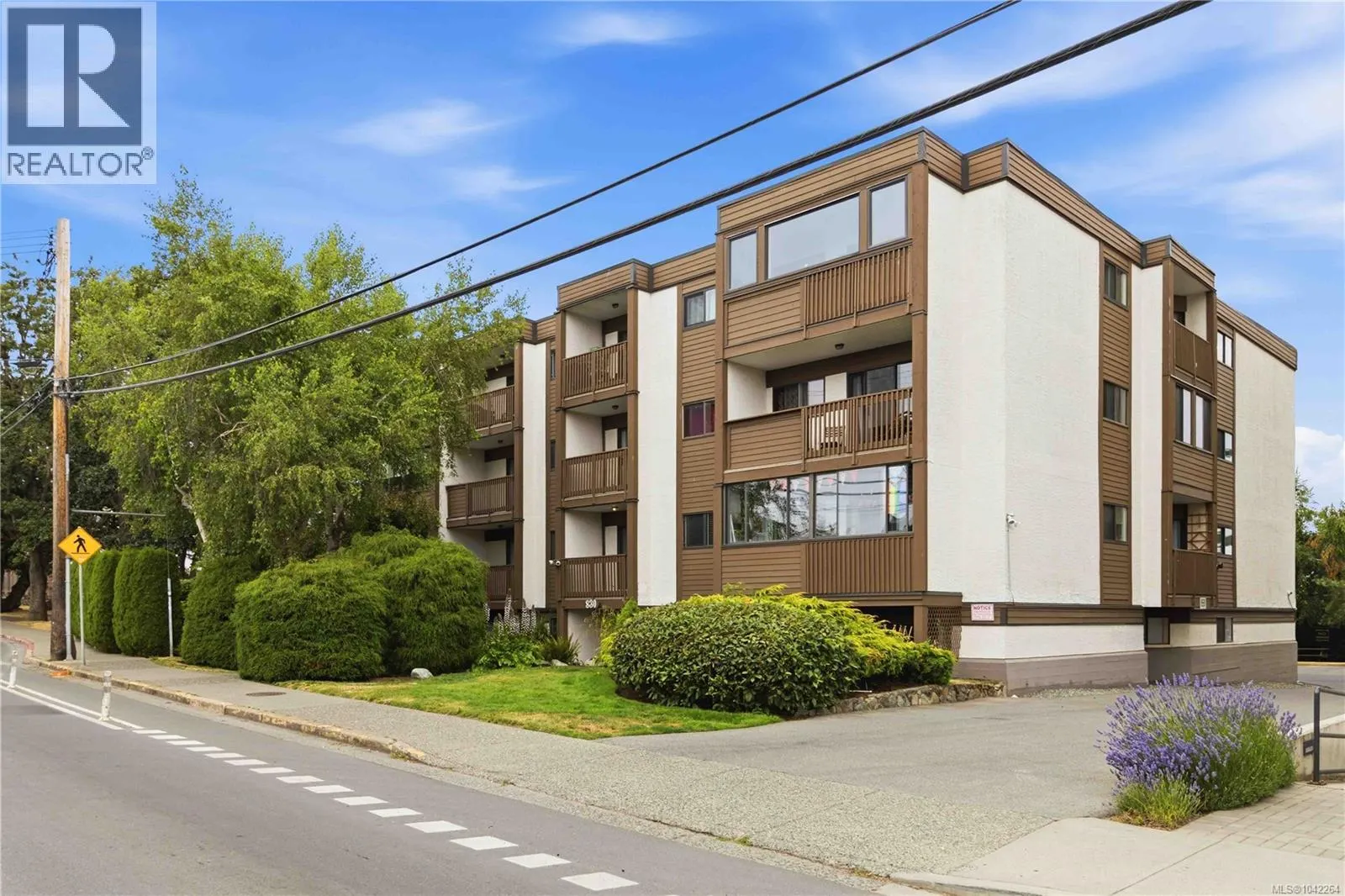 304 830 Esquimalt Rd