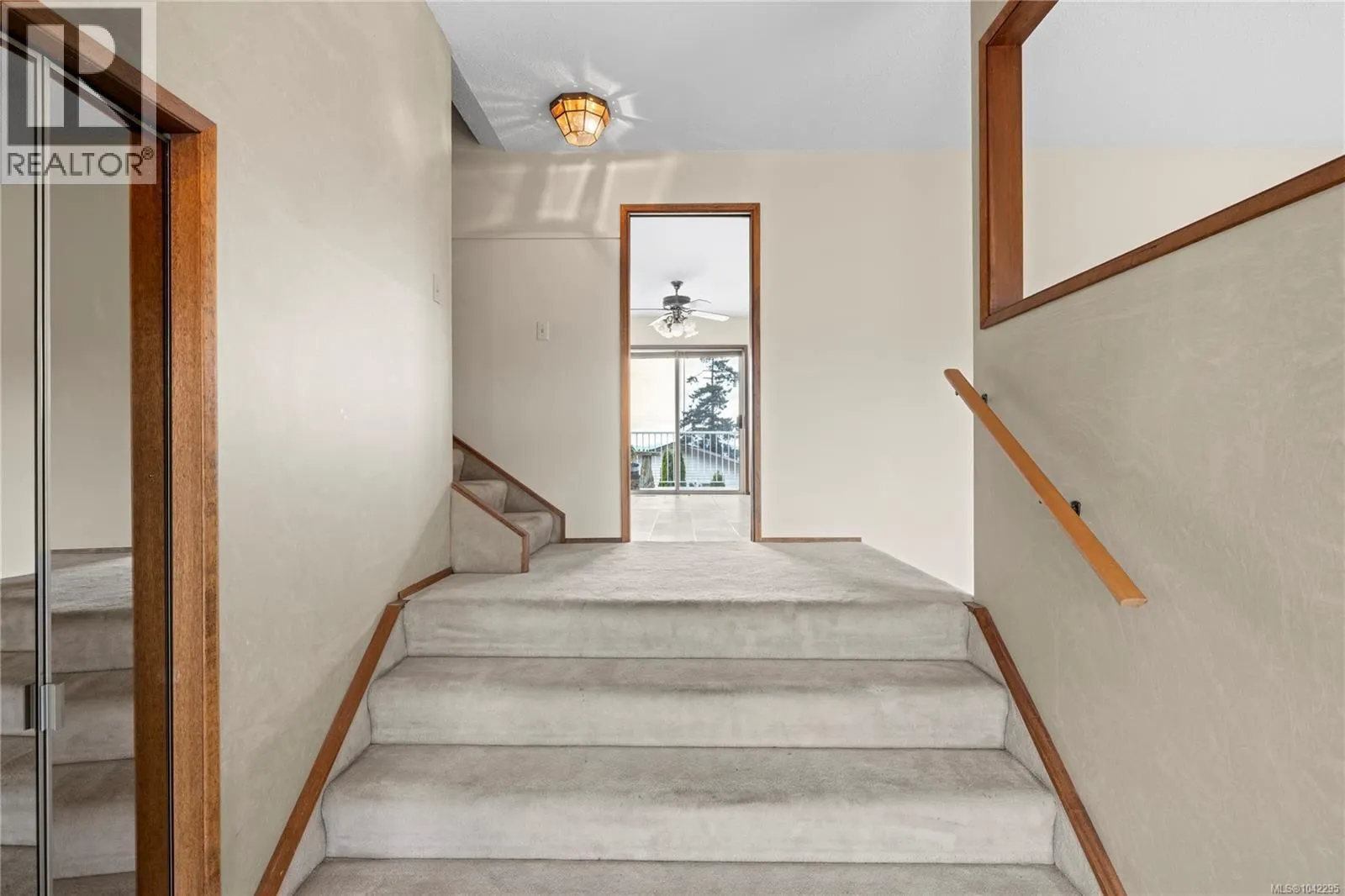 718 Isle View Pl