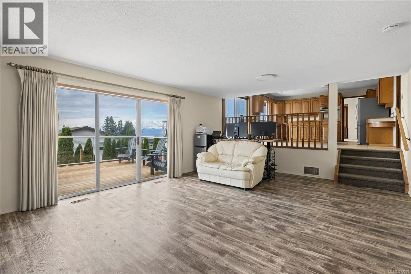 718 Isle View Pl