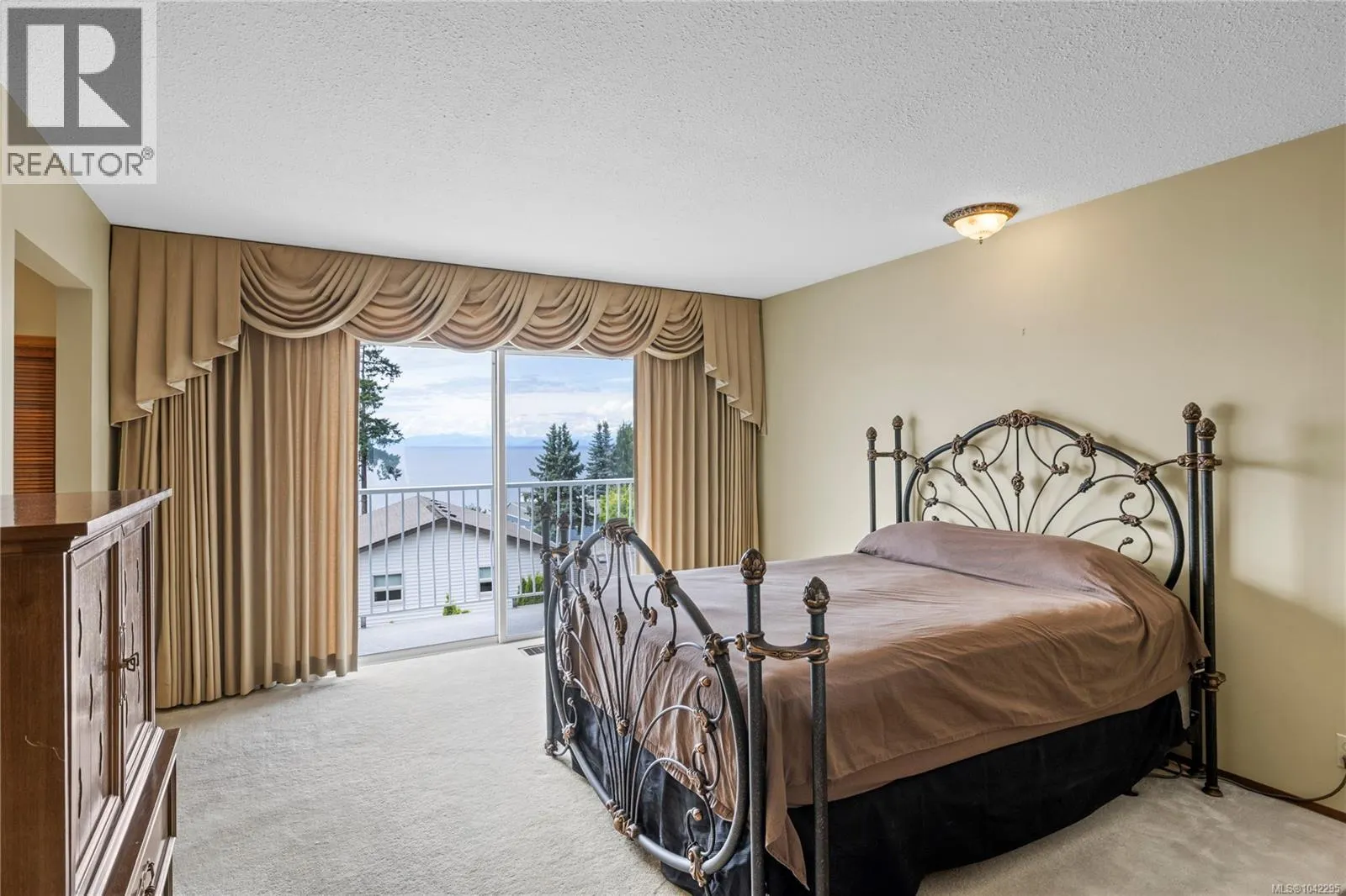 718 Isle View Pl