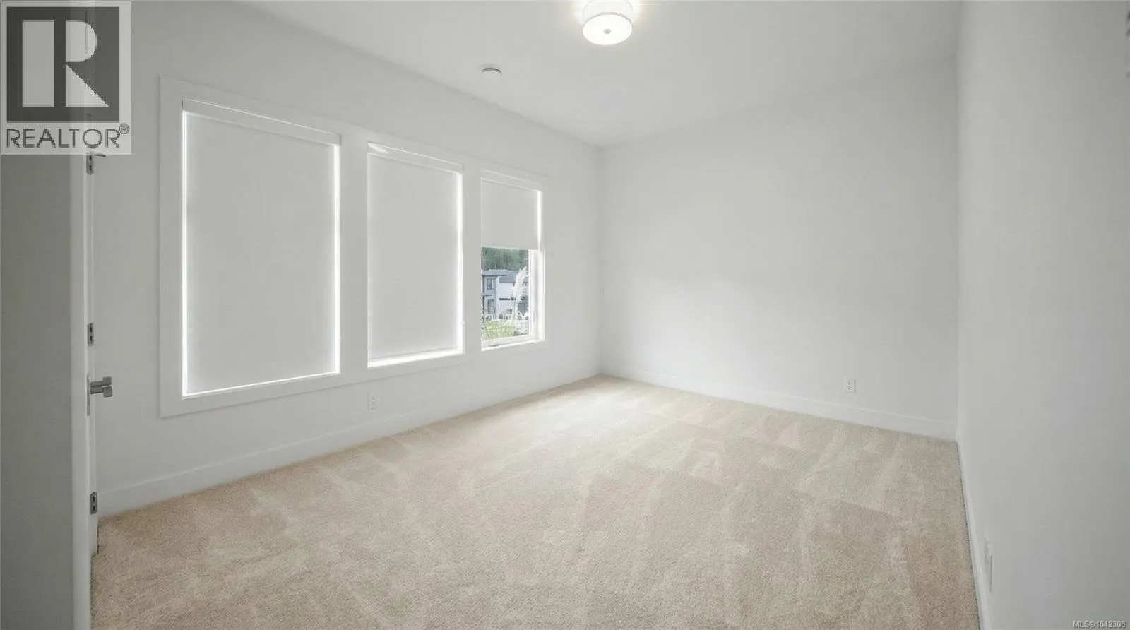 4646 Ambience Dr