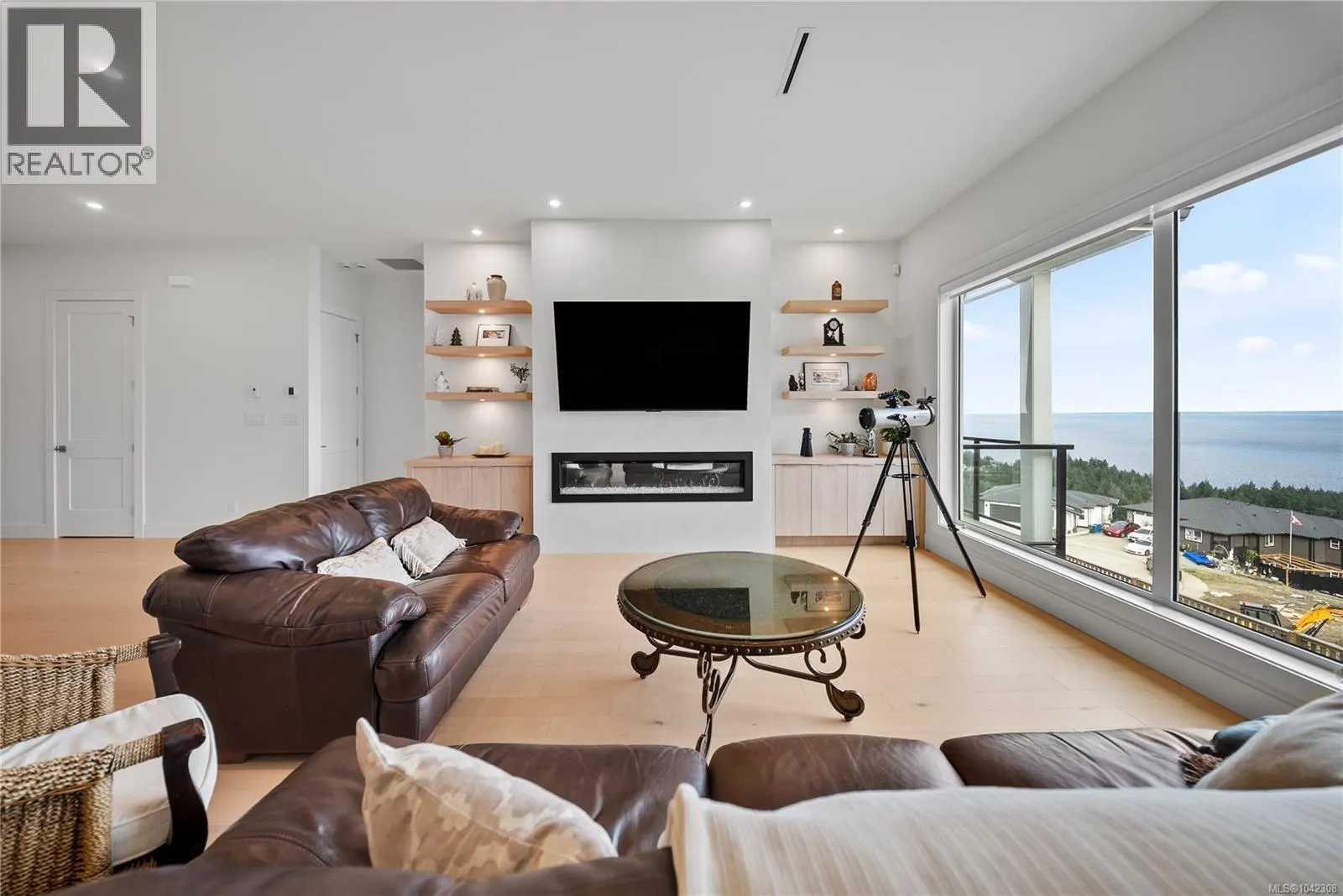 4646 Ambience Dr