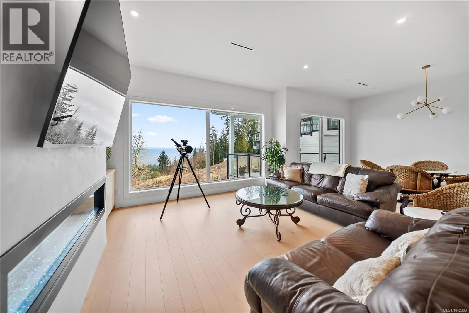 4646 Ambience Dr