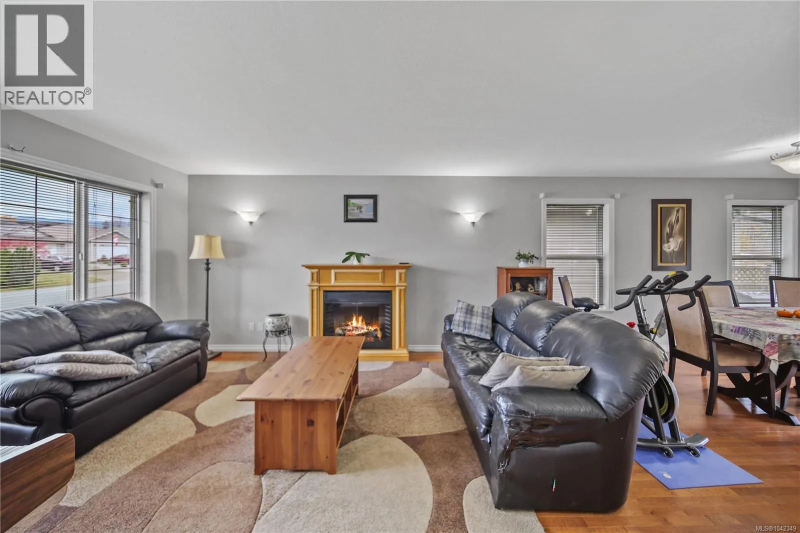 5575 Woodland Cres E