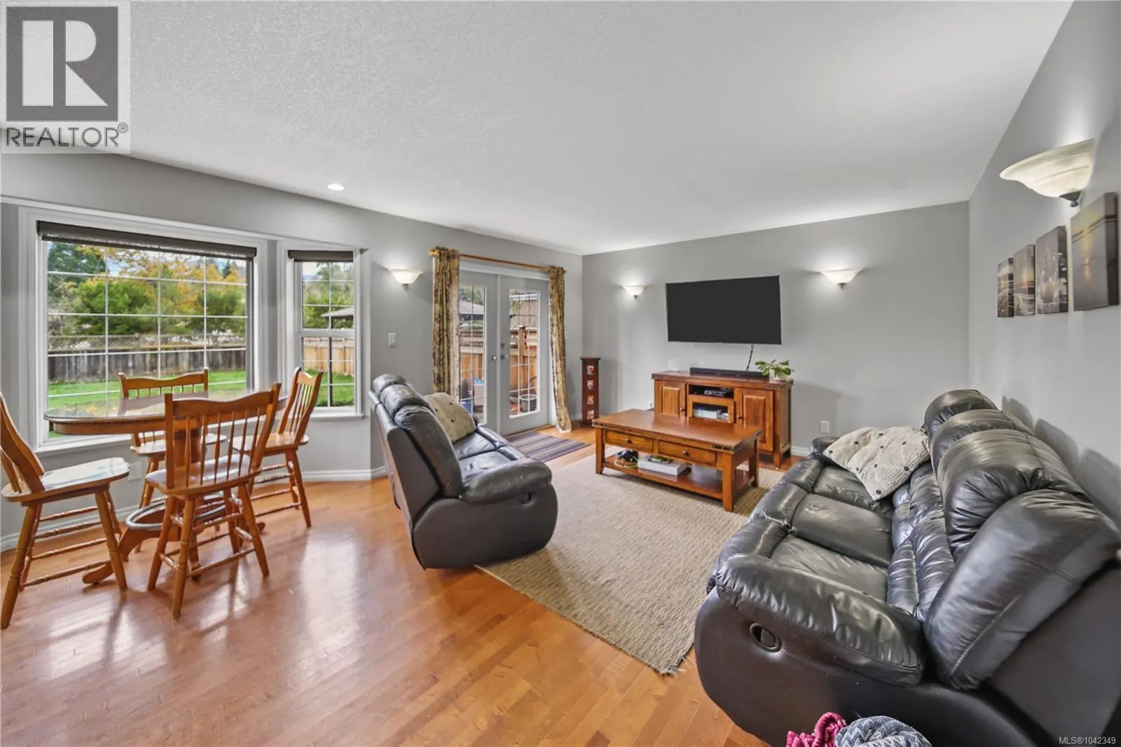 5575 Woodland Cres E
