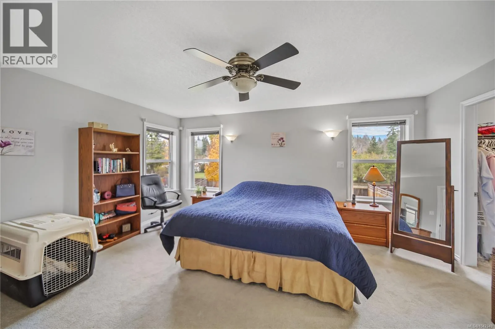 5575 Woodland Cres E