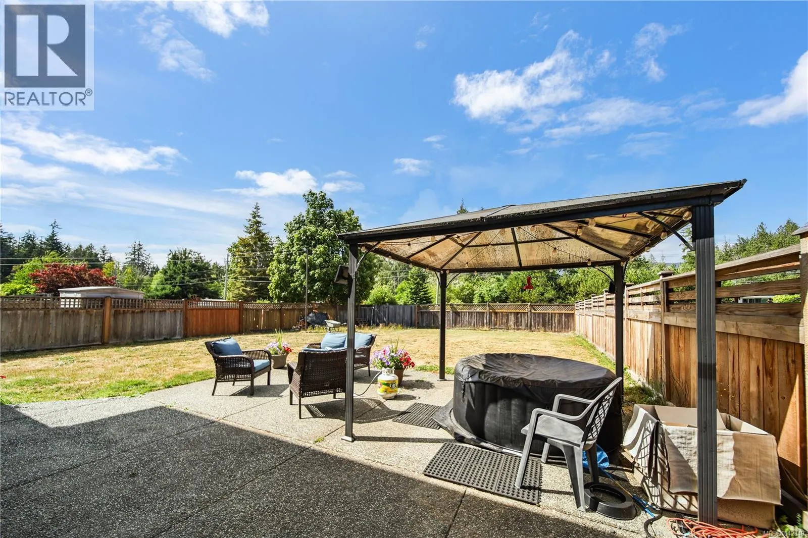 5575 Woodland Cres E