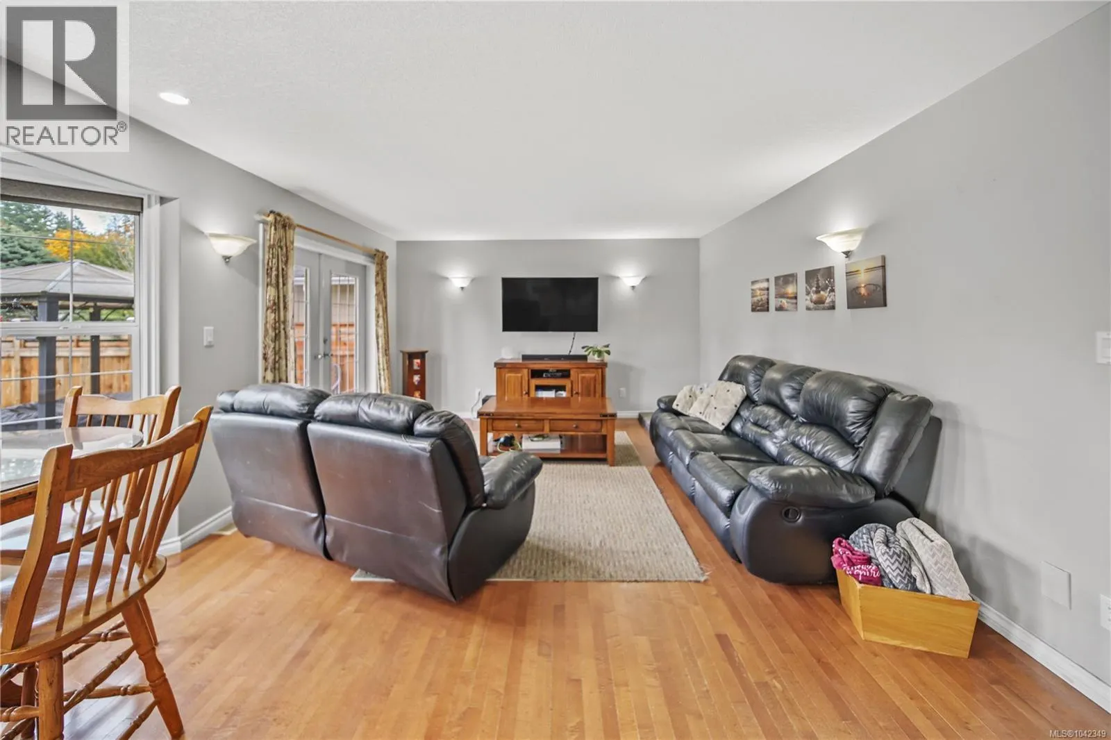5575 Woodland Cres E