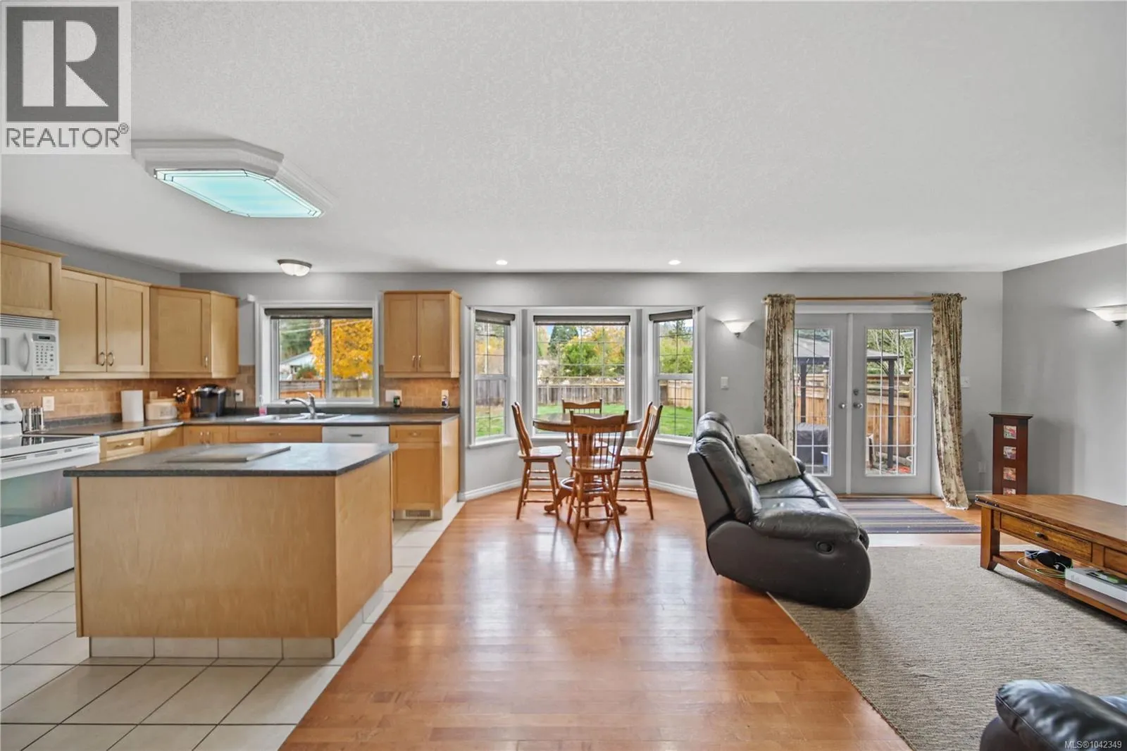 5575 Woodland Cres E