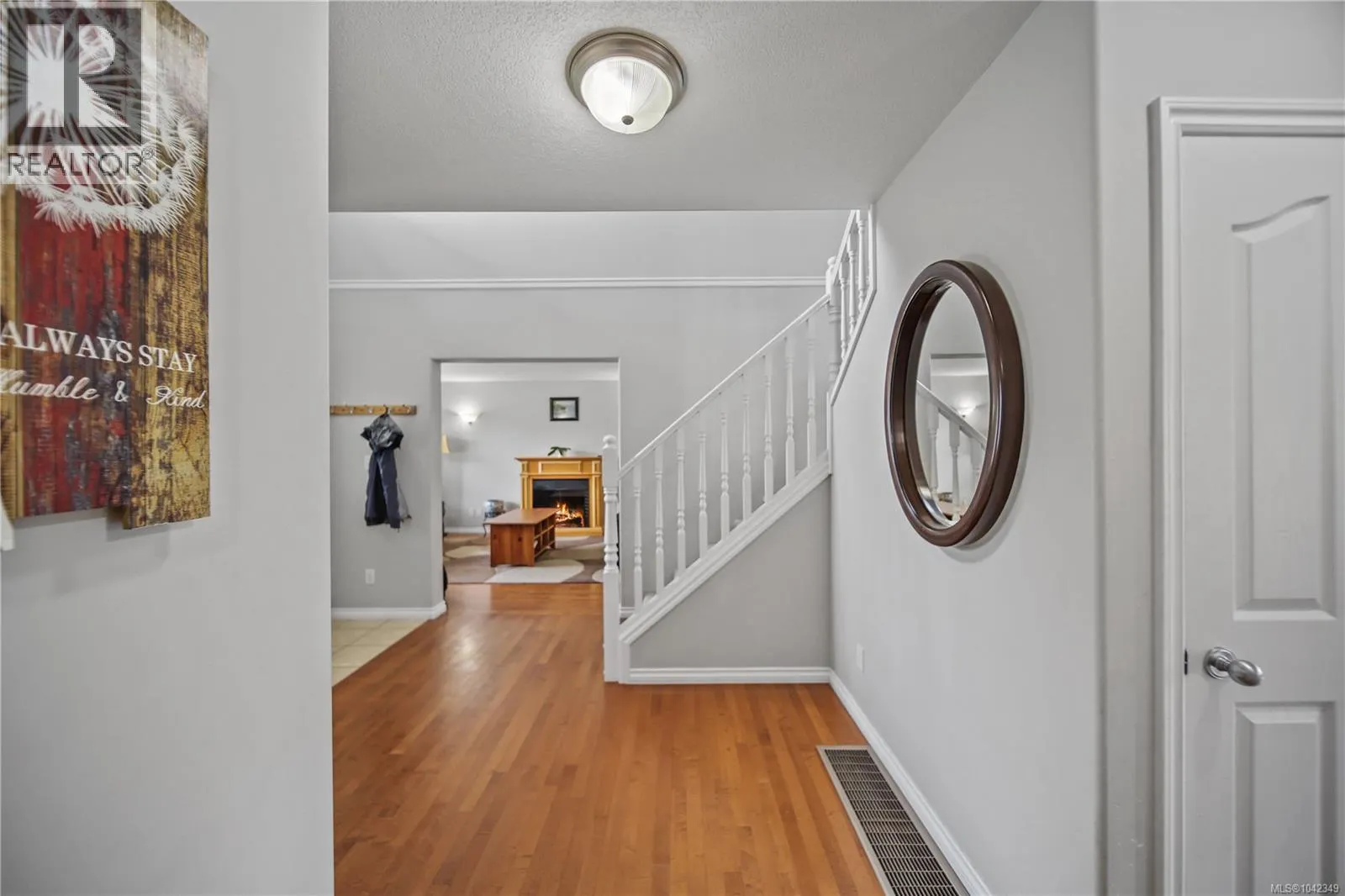 5575 Woodland Cres E