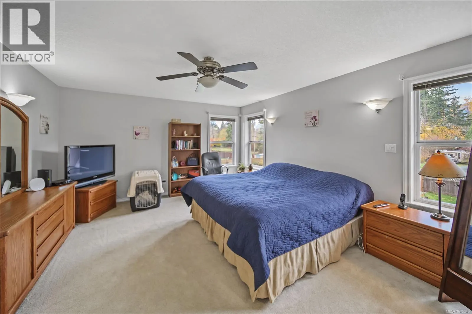 5575 Woodland Cres E