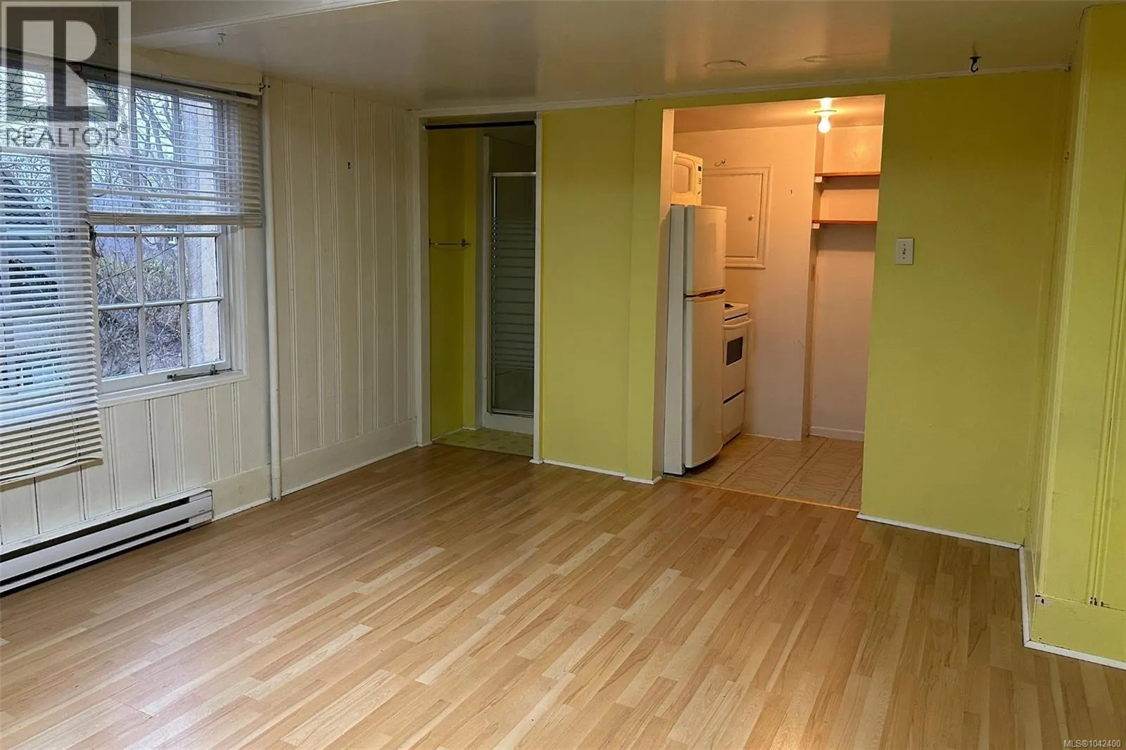 1043/1045 Belmont Ave