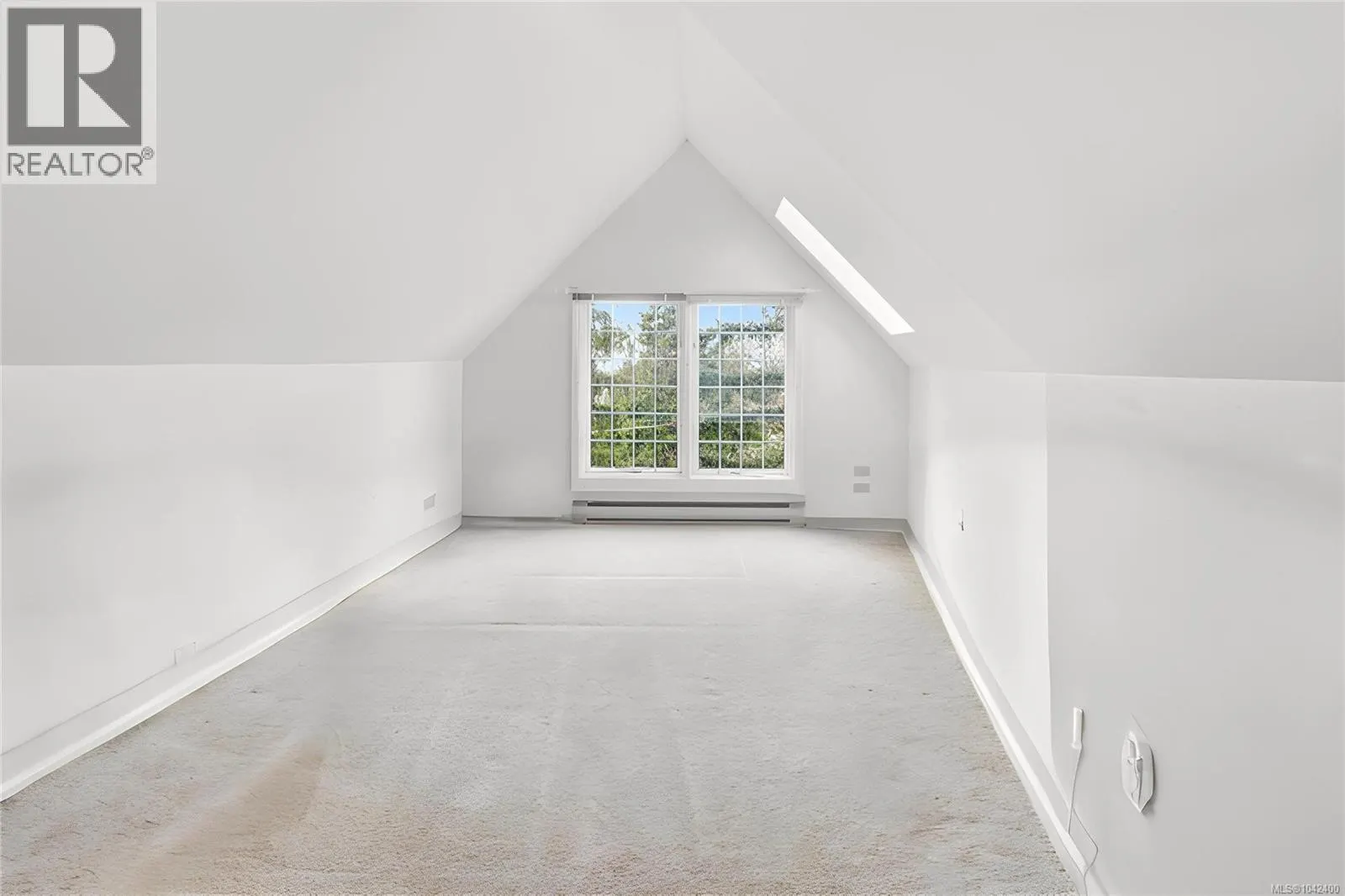 1043/1045 Belmont Ave