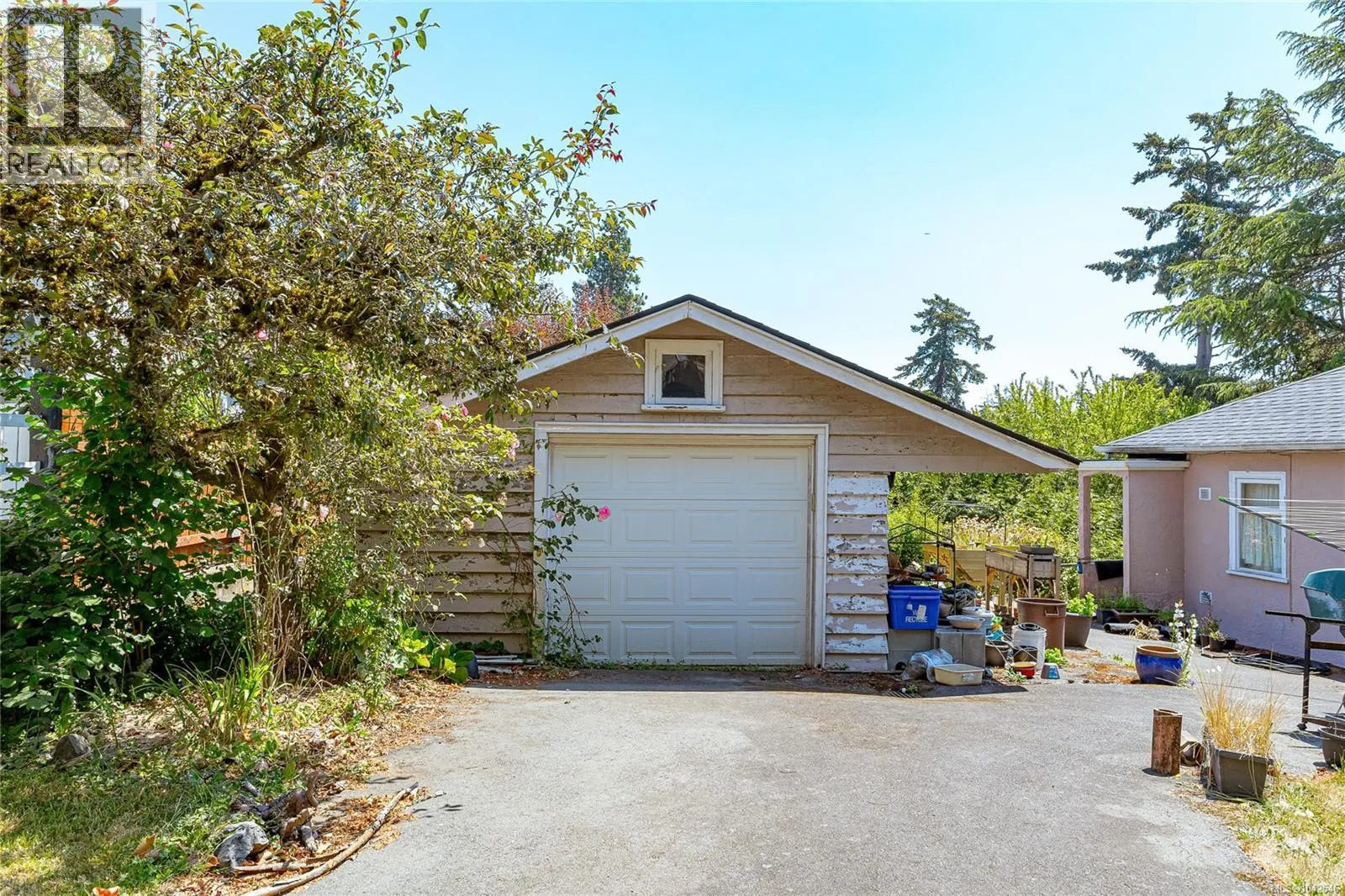 430 Gorge Rd W