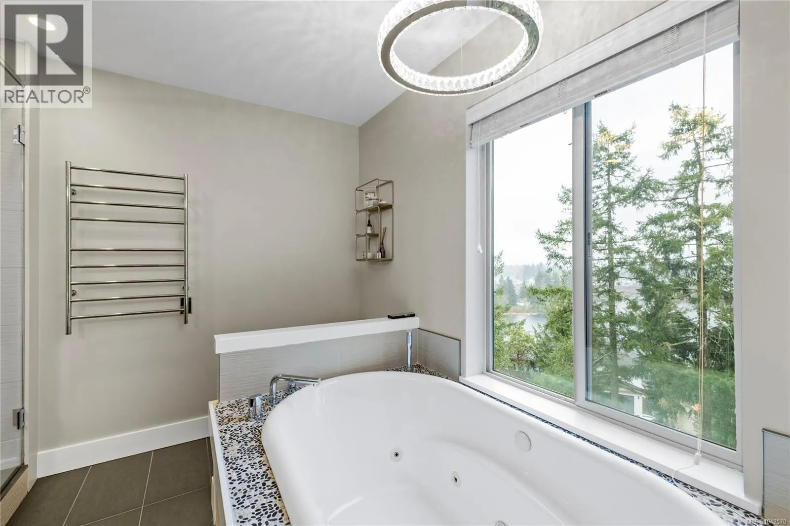 340 Summit Dr