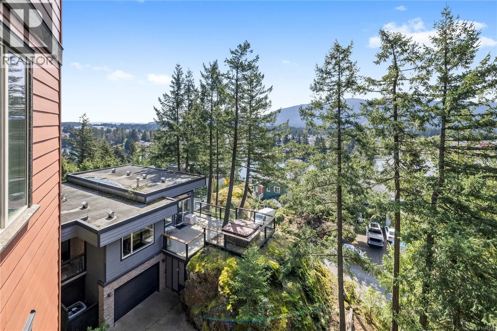 340 Summit Dr