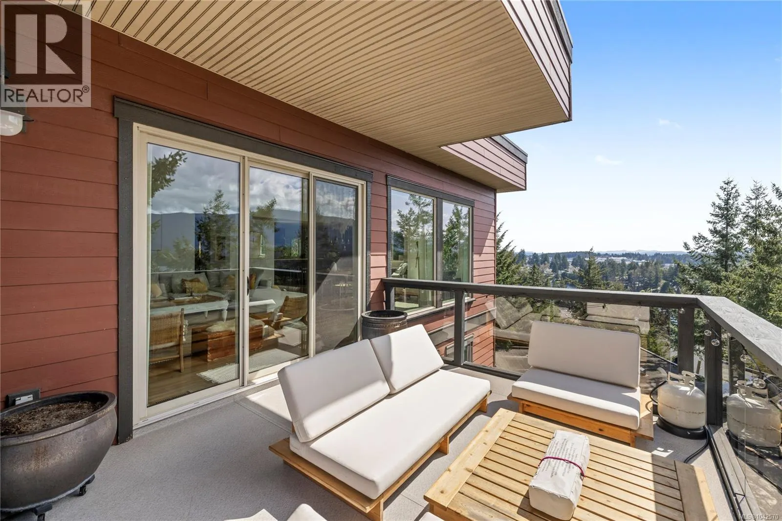 340 Summit Dr