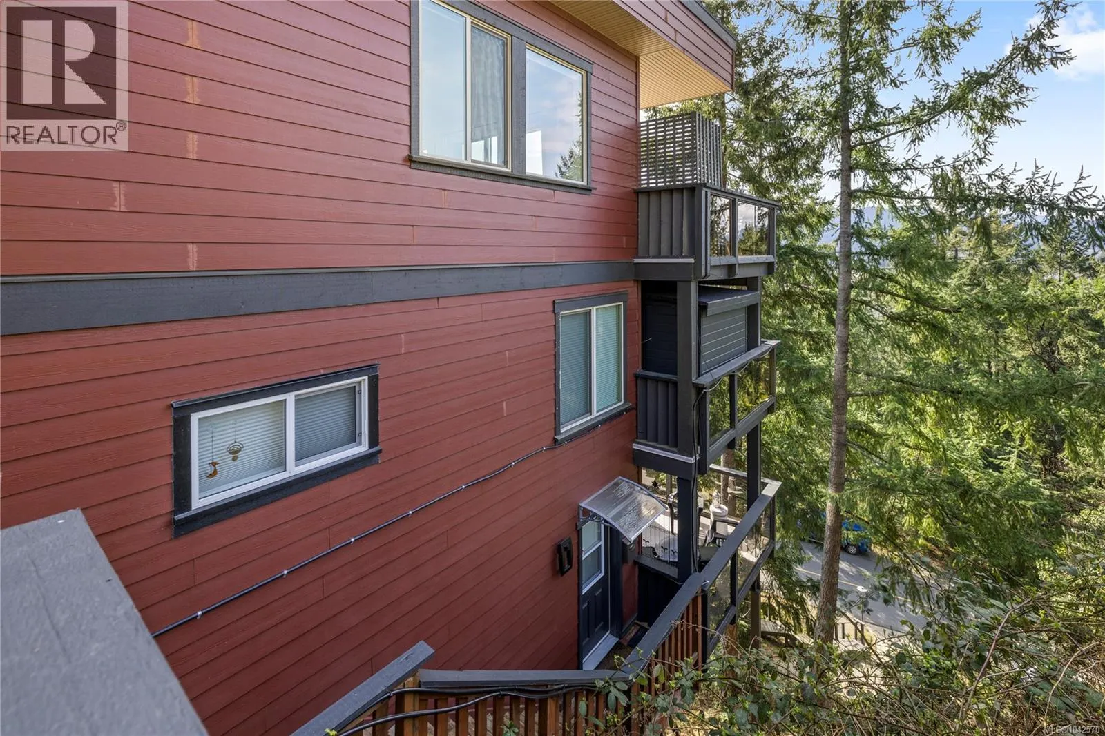 340 Summit Dr