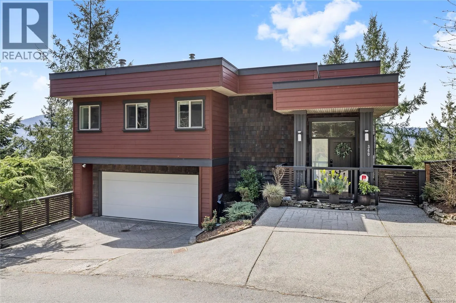 340 Summit Dr