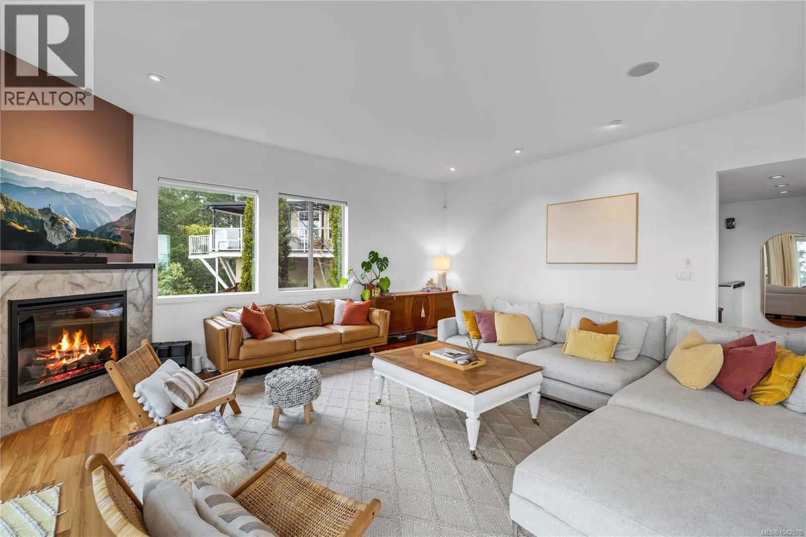 340 Summit Dr