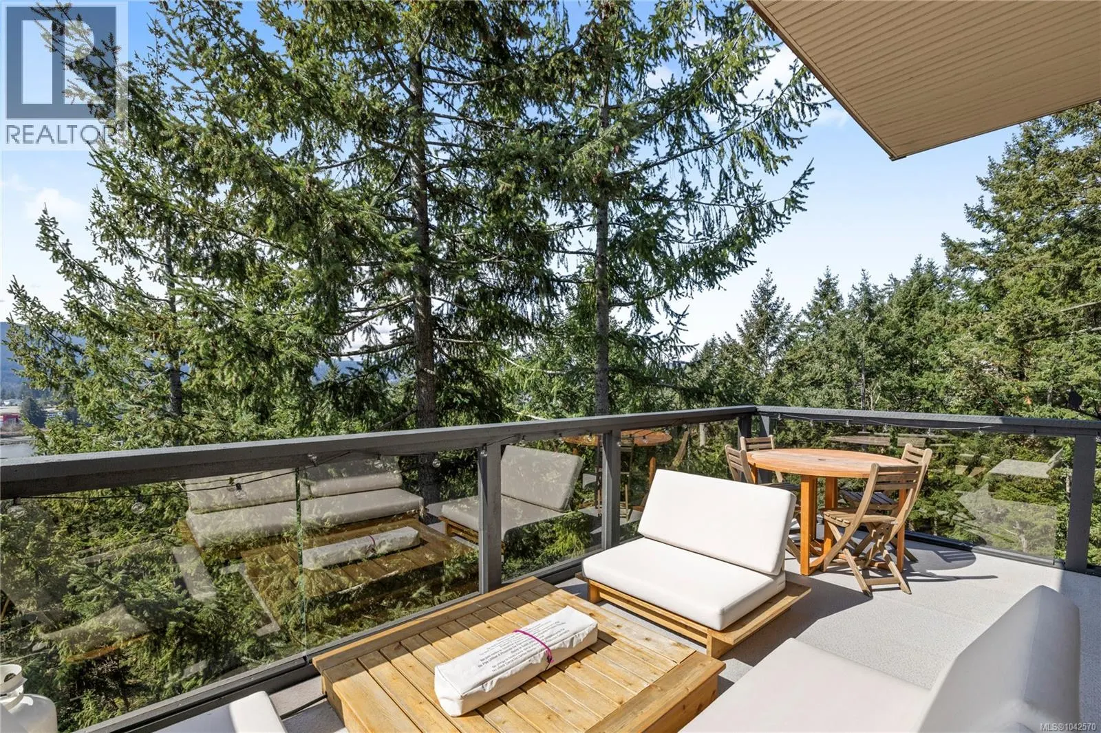 340 Summit Dr