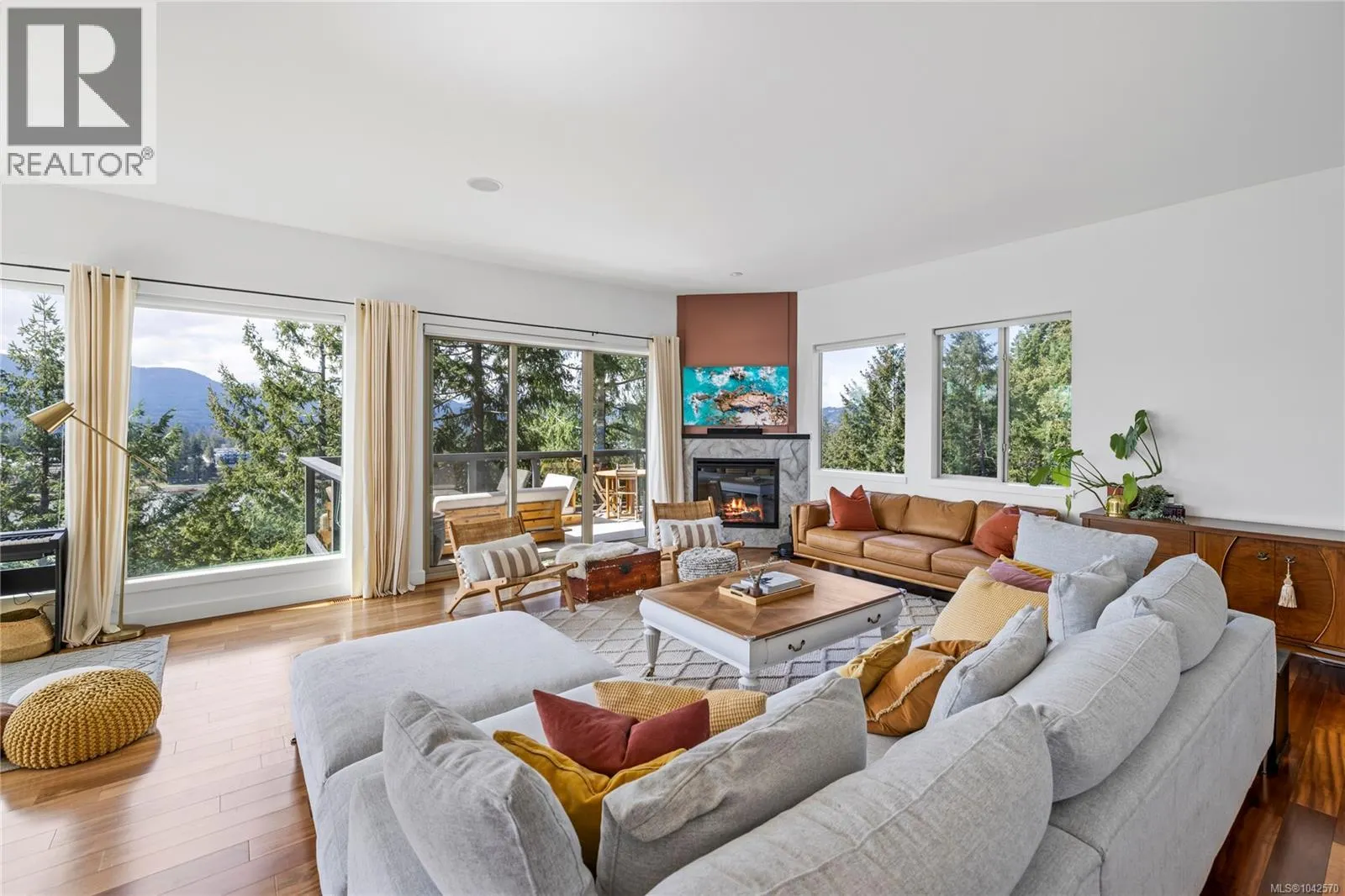 340 Summit Dr