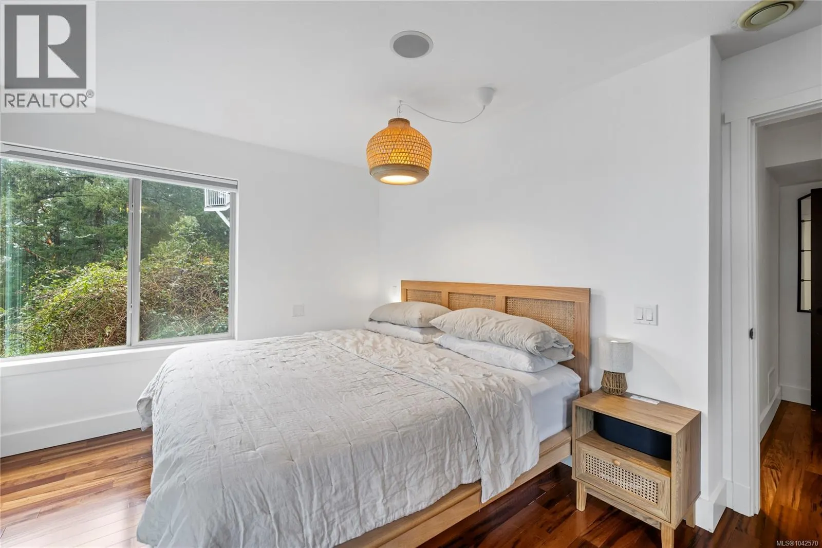 340 Summit Dr