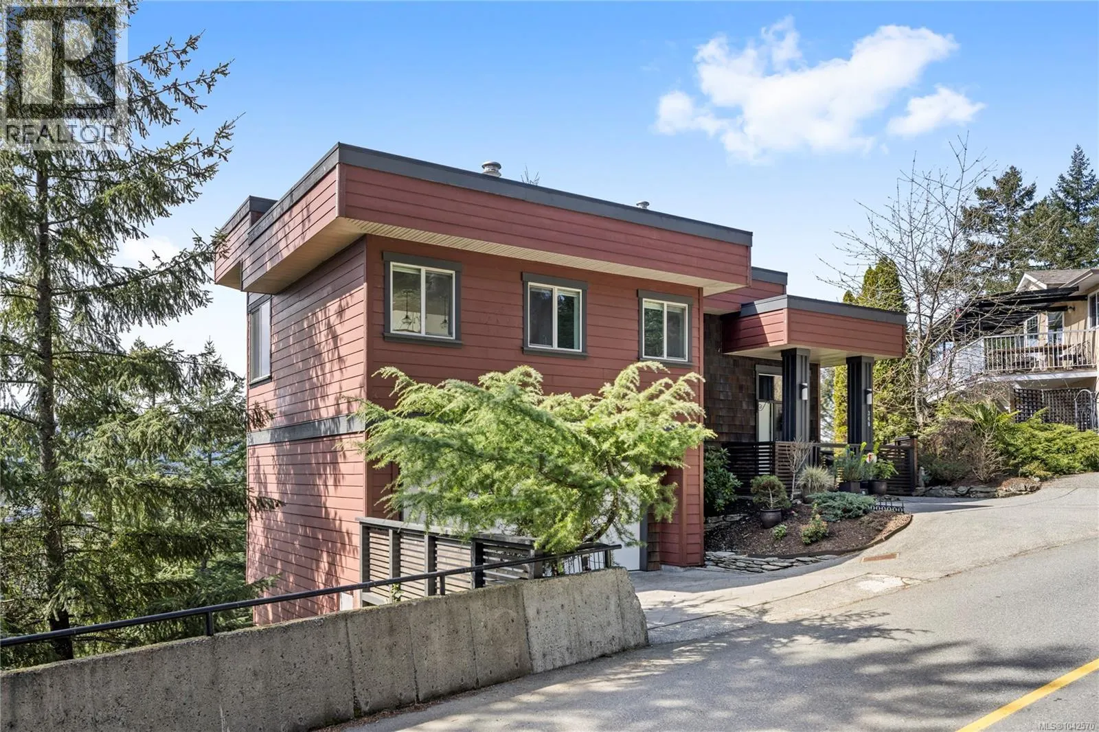340 Summit Dr