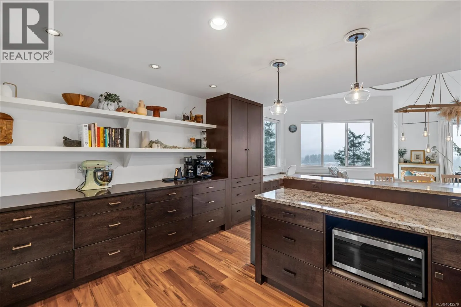 340 Summit Dr