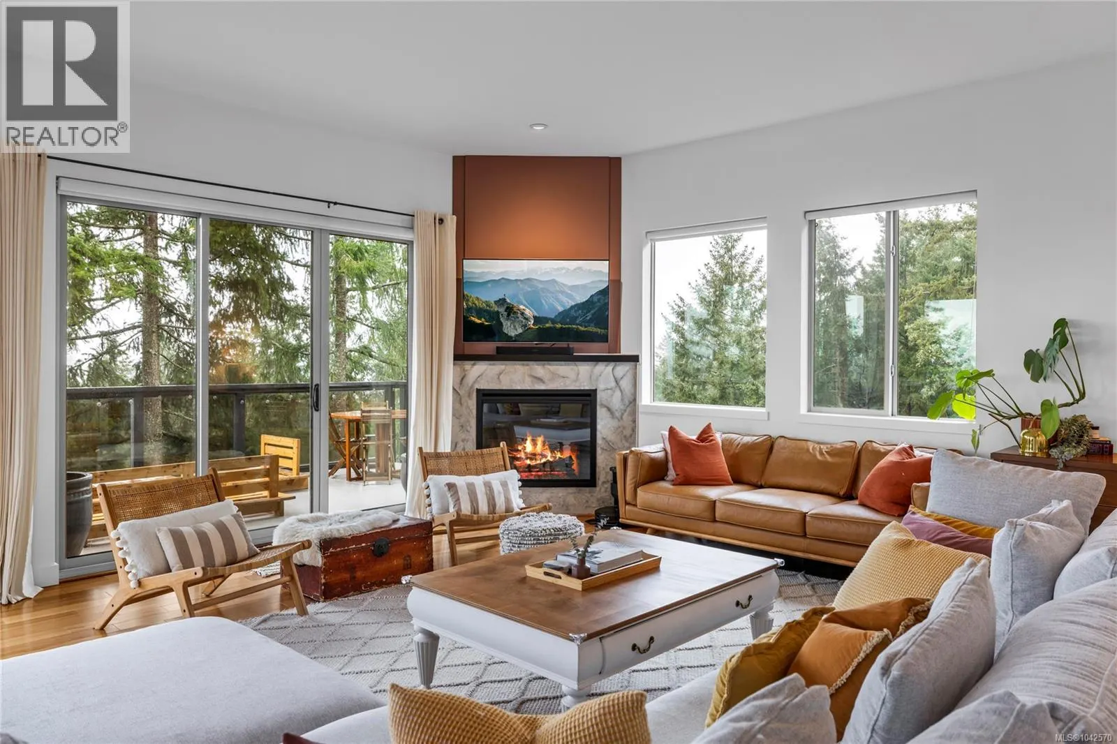 340 Summit Dr